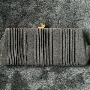Vintage British made Clothfair of London clutch